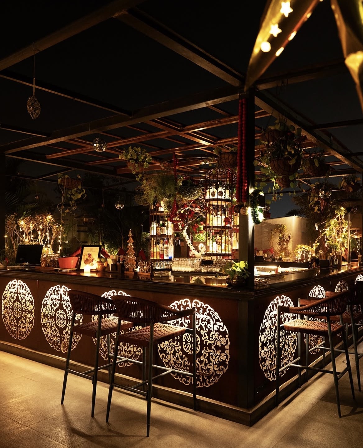 Kylin Skybar interior